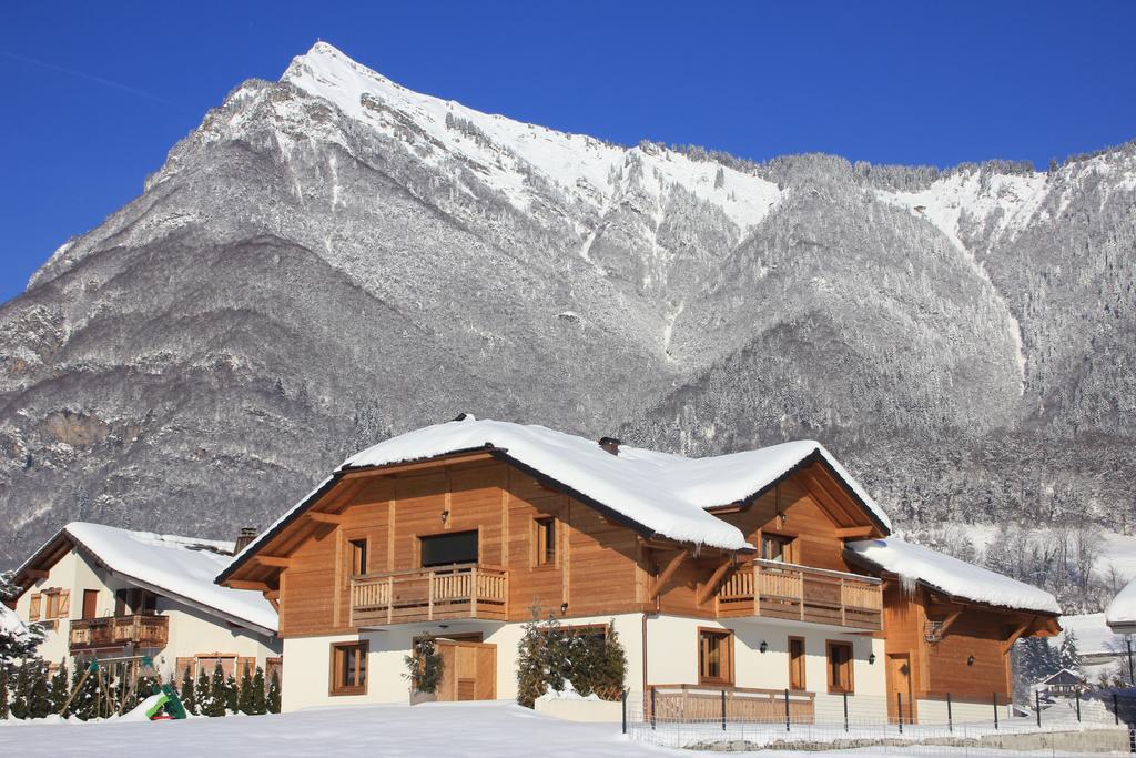 Gite Balneo Au Coeur Des Alpes Taninges Exterior foto