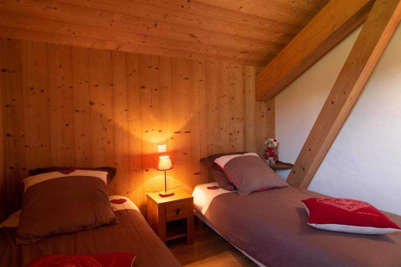 Gite Balneo Au Coeur Des Alpes Taninges Exterior foto